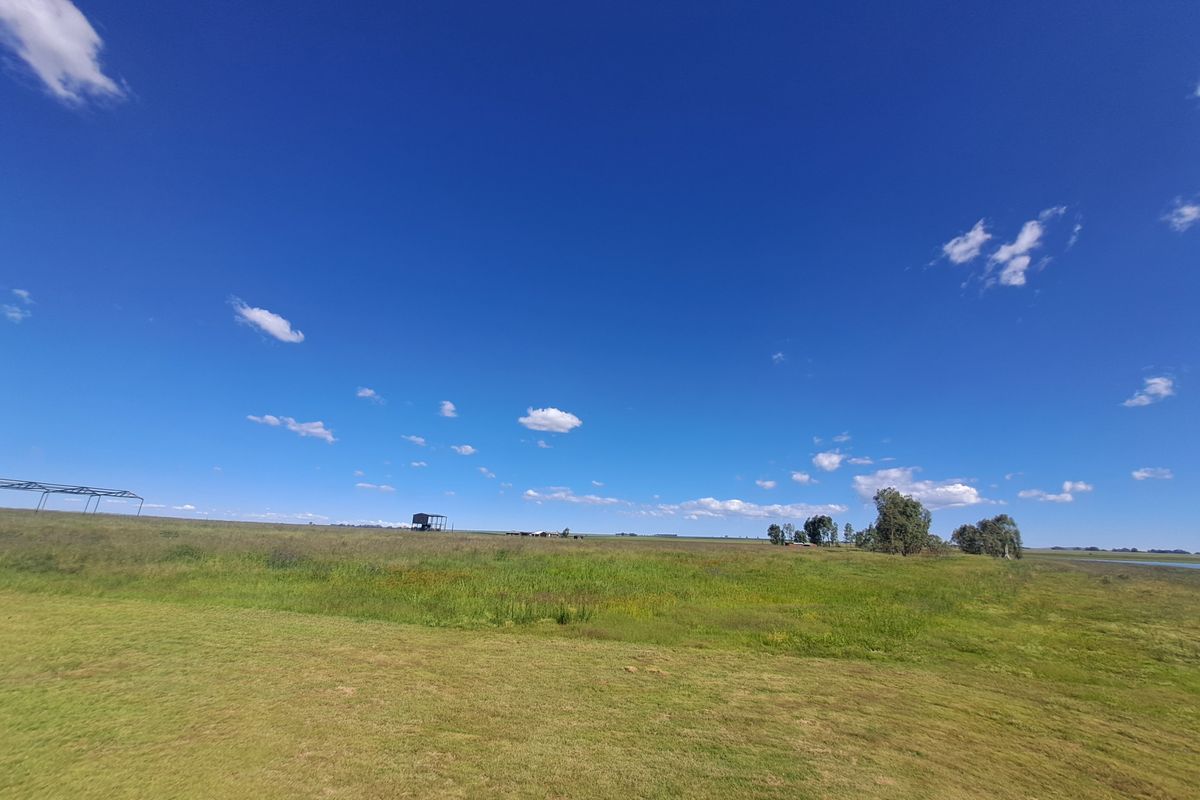 Prime 1.7Ha Waterfront Stand on the Vaaldam – A Rare Opportunity! - Photo 2