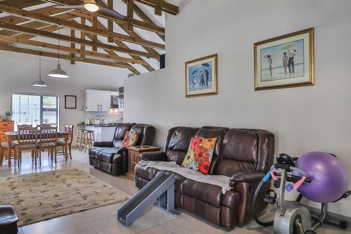 Effortless Comfort and Style, A Home That Ticks Every Box - Photo 2