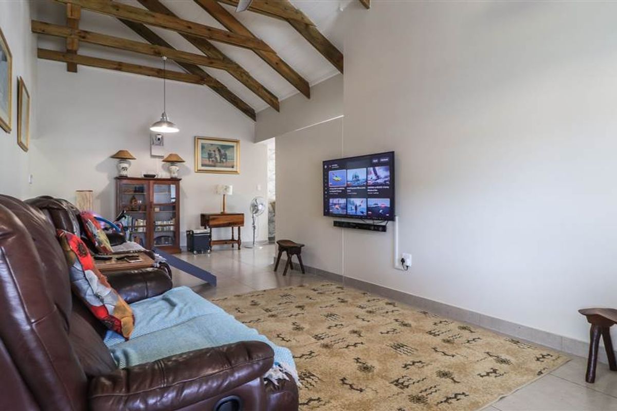 Effortless Comfort and Style, A Home That Ticks Every Box - Photo 5