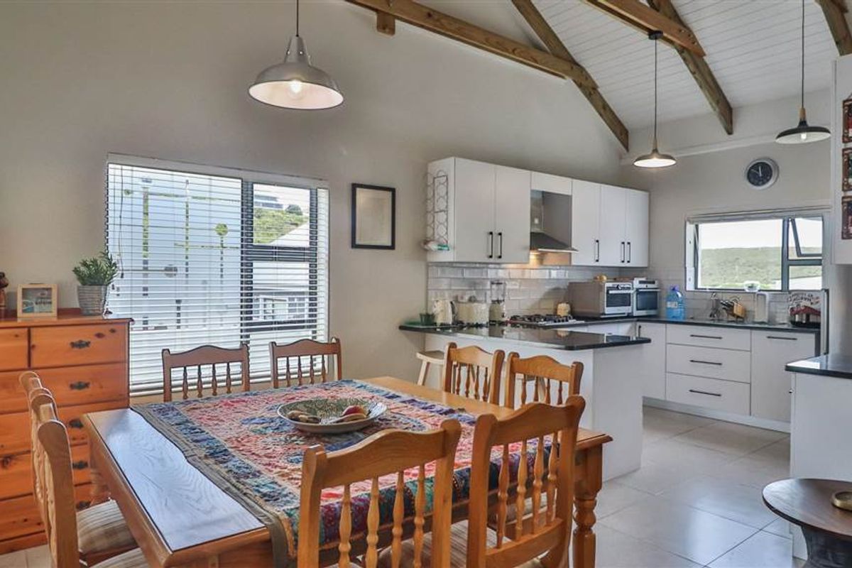 Effortless Comfort and Style, A Home That Ticks Every Box - Photo 3