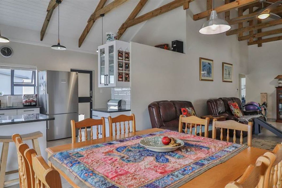 Effortless Comfort and Style, A Home That Ticks Every Box - Photo 4