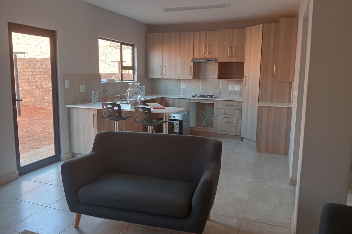 The perfect cosy home for your family's gift near amenities - Photo 2