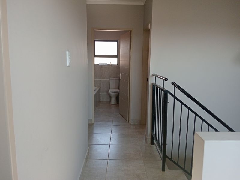 The perfect cosy home for your family's gift near amenities - Photo 8