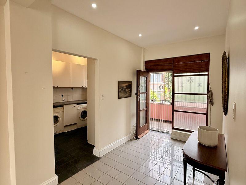 Light-Filled One Bedroom Semi-Furnished Apartment in Tyrwhitt Avenue, Rosebank - Photo 7