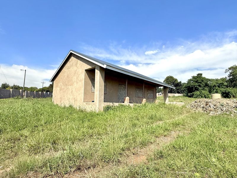 Build Your Dream Home in Merrivale Heights | 902m2 Stand with Partially Completed House - Photo 3