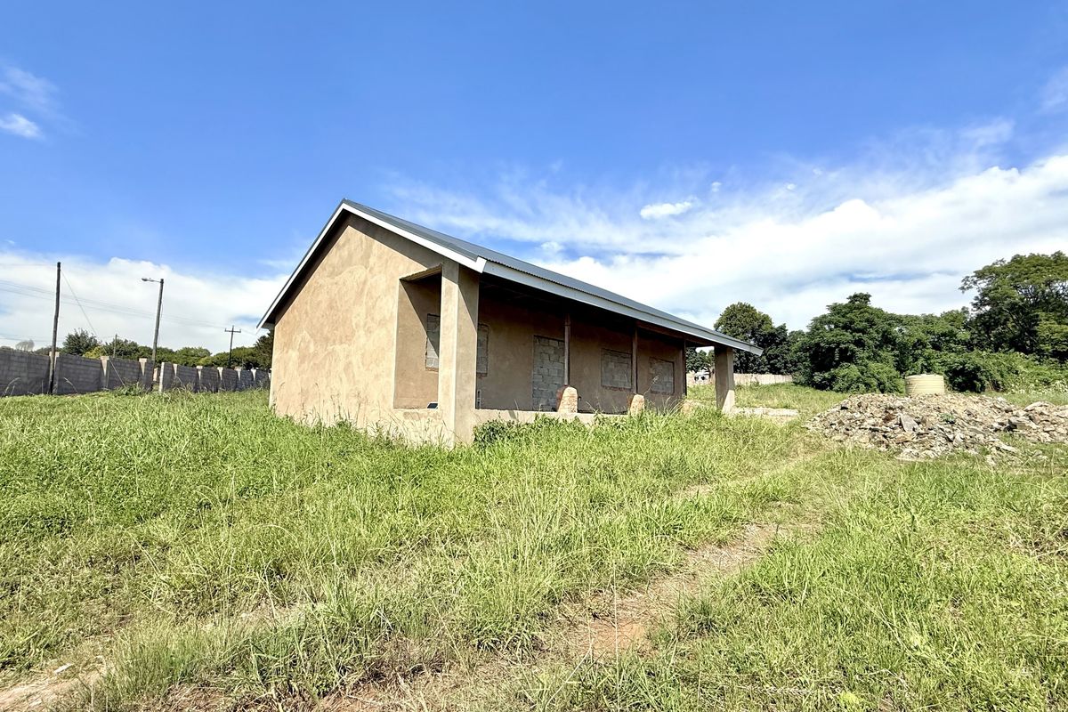 Build Your Dream Home in Merrivale Heights | 902m2 Stand with Partially Completed House - Photo 3