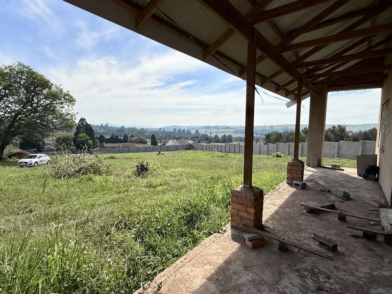 Build Your Dream Home in Merrivale Heights | 902m2 Stand with Partially Completed House - Photo 5