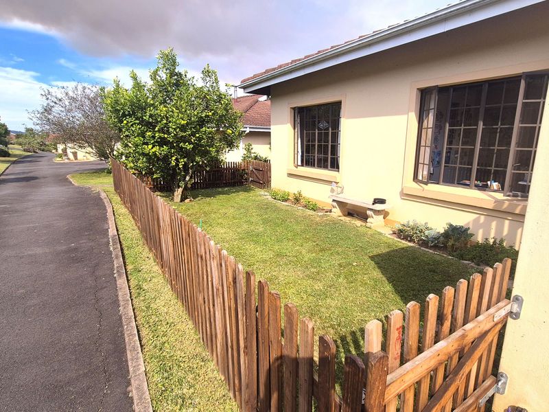 3 Bedroom Home with Extensive Midmar Views in Eagle Ridge, Howick - Photo 5