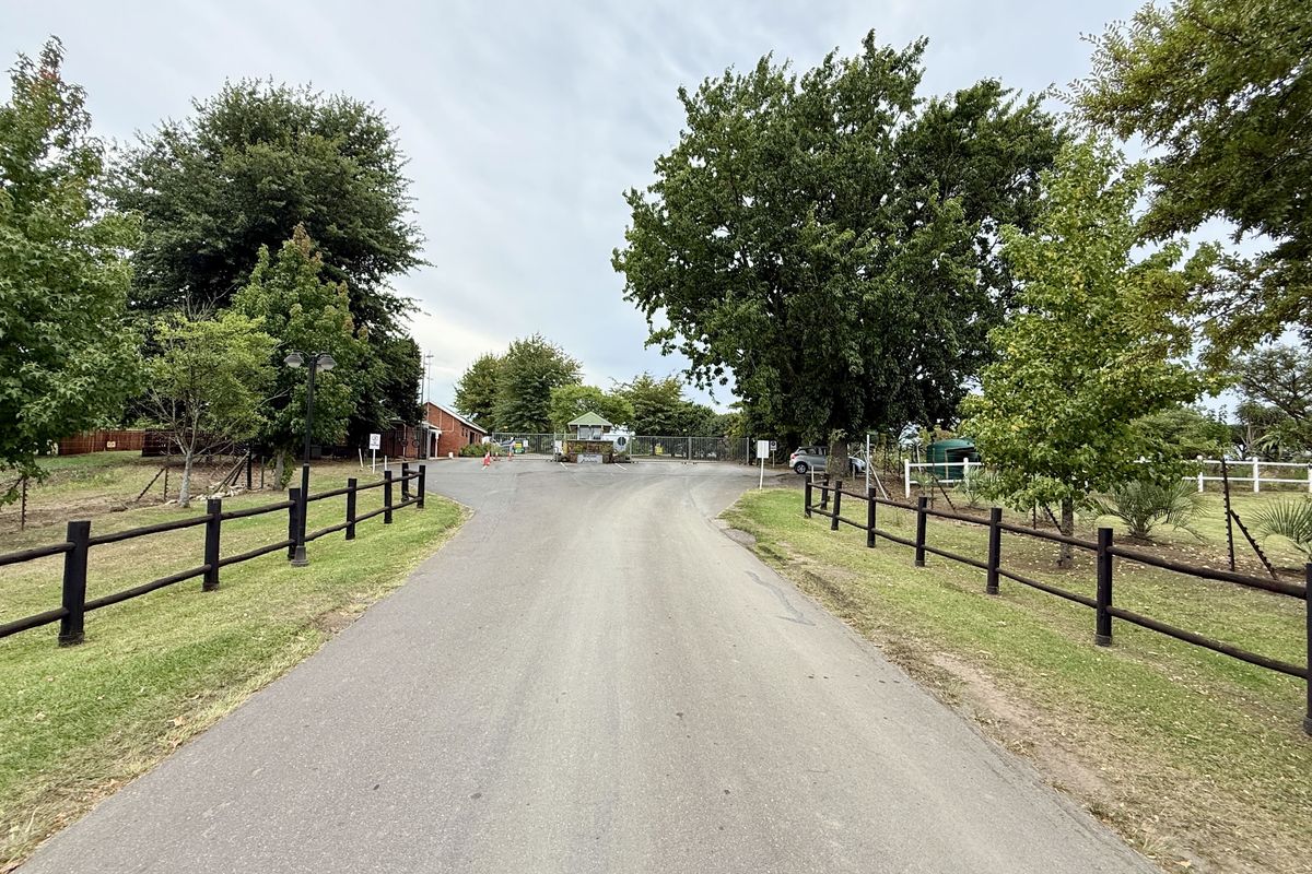 2.7 Hectare Stand in Secure Sakabula Golf and Country Estate - Photo 2