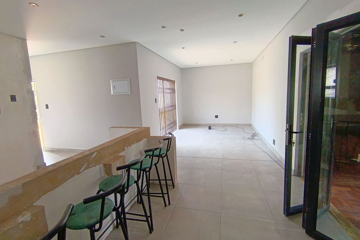 Prime Position Family Home & Modern Cottage - Photo 5