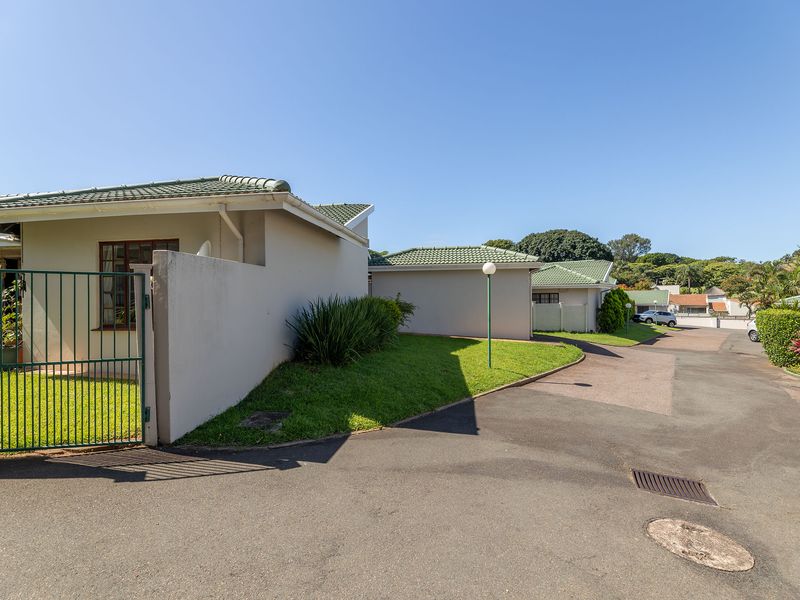 Stepless, Secure, Pet Friendly! - Photo 6