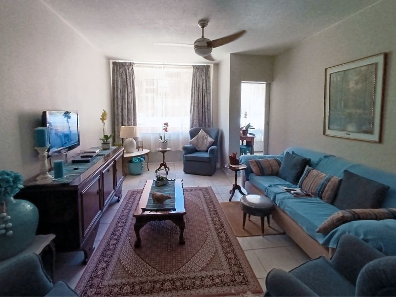 Stunning refurbished 2-bedroom apartment on 1st floor - perfect for modern living. - Photo 4