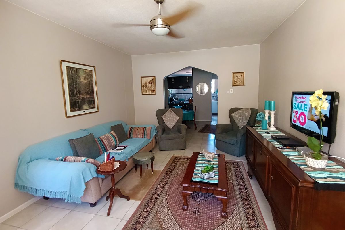 Stunning refurbished 2-bedroom apartment on 1st floor - perfect for modern living. - Photo 3