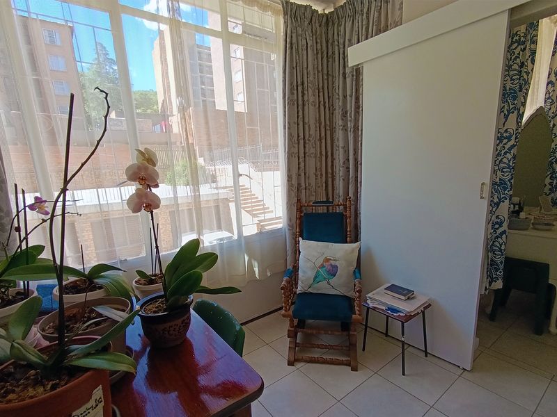 Stunning refurbished 2-bedroom apartment on 1st floor - perfect for modern living. - Photo 10