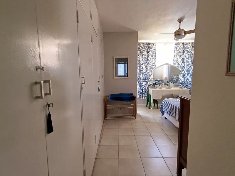 Stunning refurbished 2-bedroom apartment on 1st floor - perfect for modern living. - Photo 8