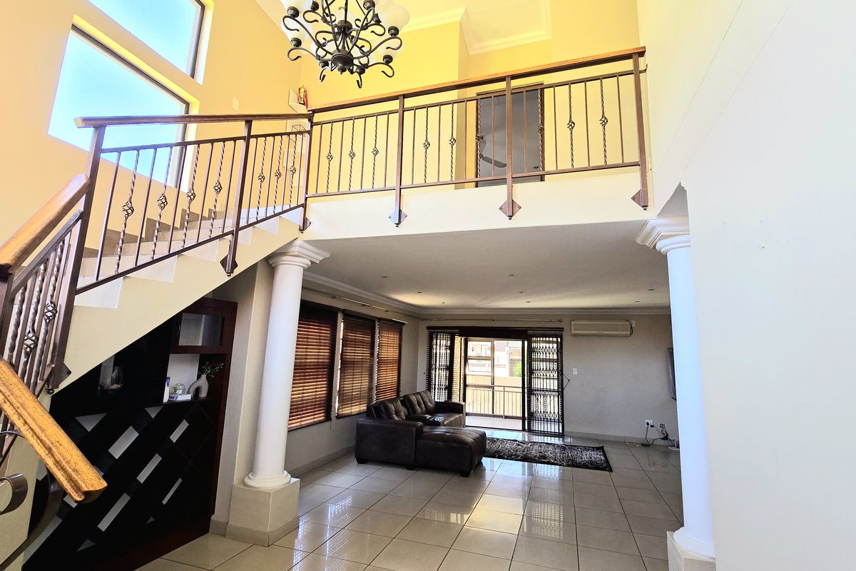 Spacious 4-Bedroom Home in Secure, Family-Friendly Complex. - Photo 2