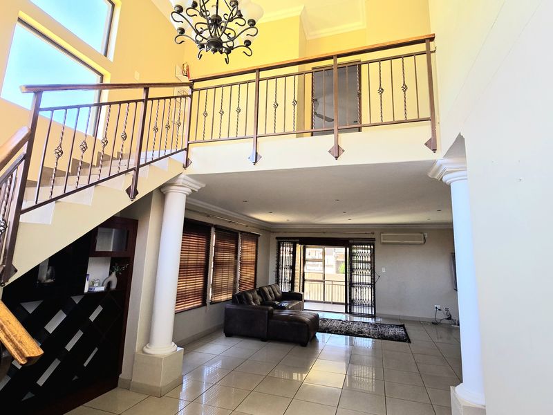 Spacious 4-Bedroom Home in Secure, Family-Friendly Complex. - Photo 2