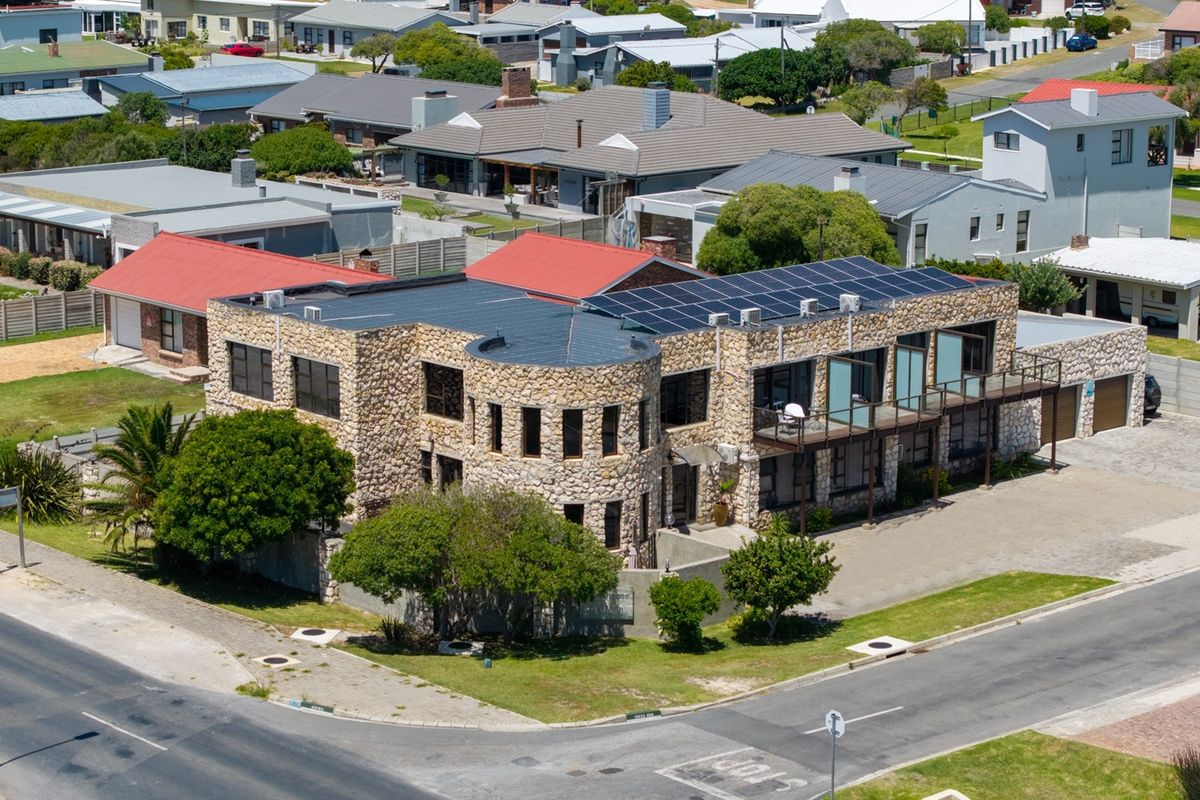 Guest House in Struisbaai FOR SALE! - Photo 2