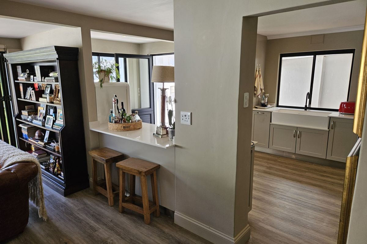 Serenity Secured: The Perfect Estate Home - Photo 3