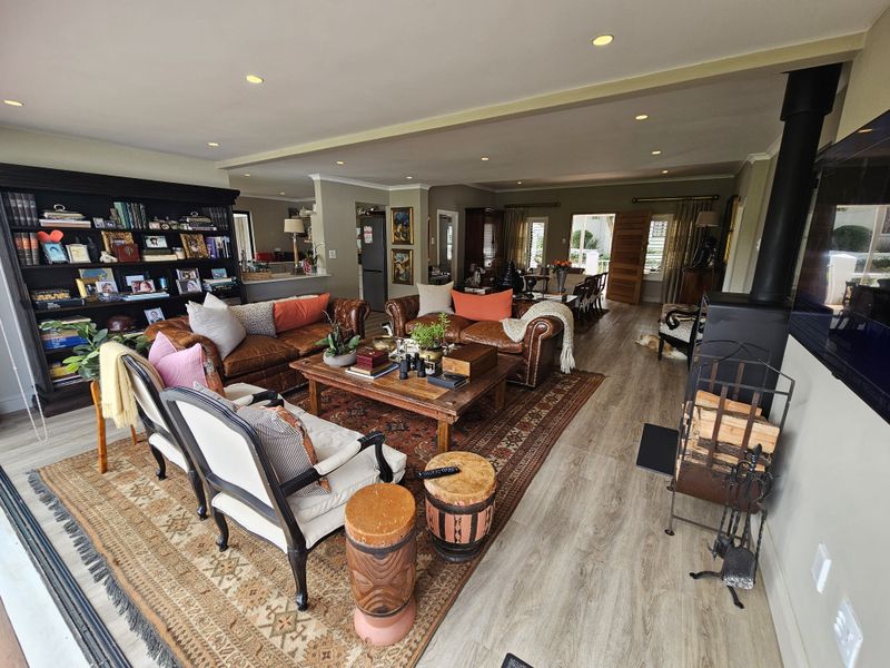 Serenity Secured: The Perfect Estate Home - Photo 5