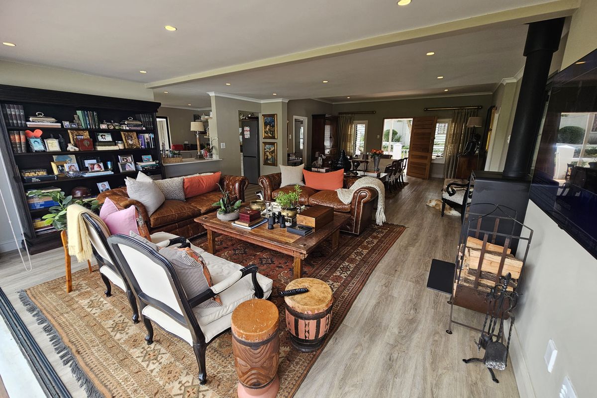 Serenity Secured: The Perfect Estate Home - Photo 5