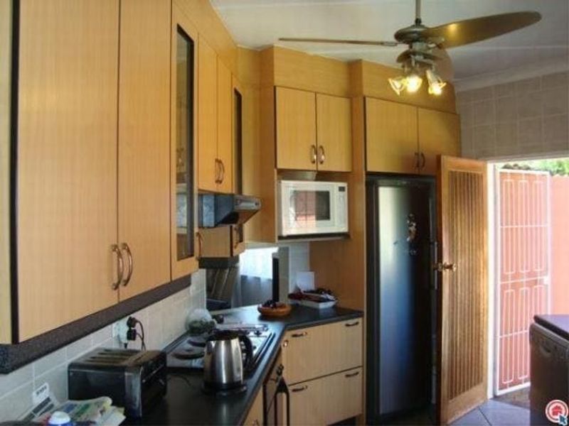 Spacious 4-Bedroom Family Home in Secure Boomed Area of Edenglen - Photo 3