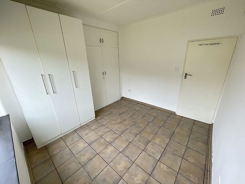 Spacious 4-Bedroom Family Home in Secure Boomed Area of Edenglen - Photo 8