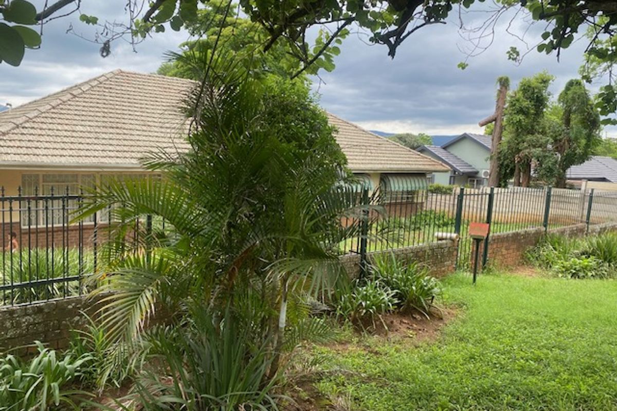 Charming 4 bedroom home for Sale! Ideal for Living or Investment - Photo 3
