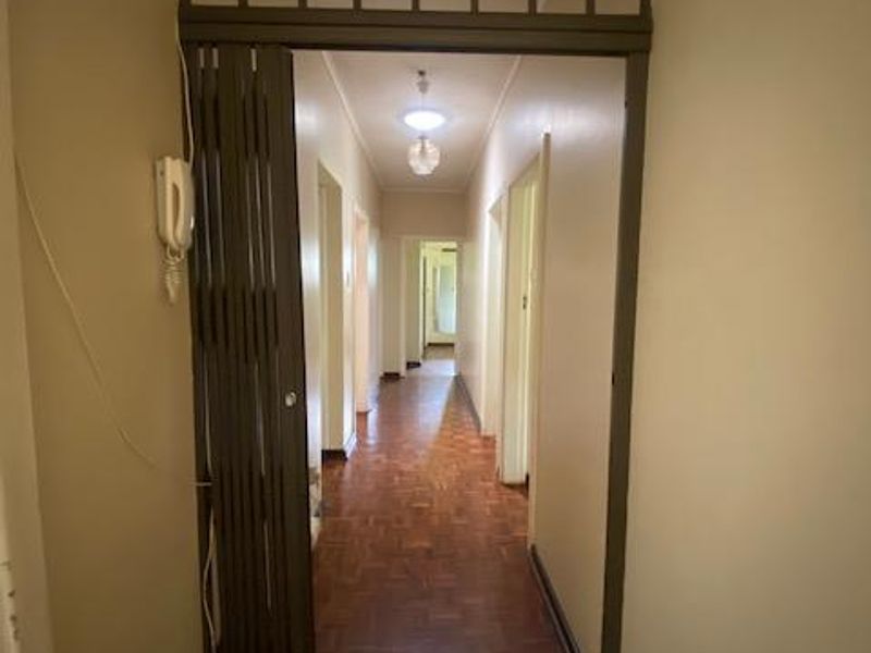 Charming 4 bedroom home for Sale! Ideal for Living or Investment - Photo 8
