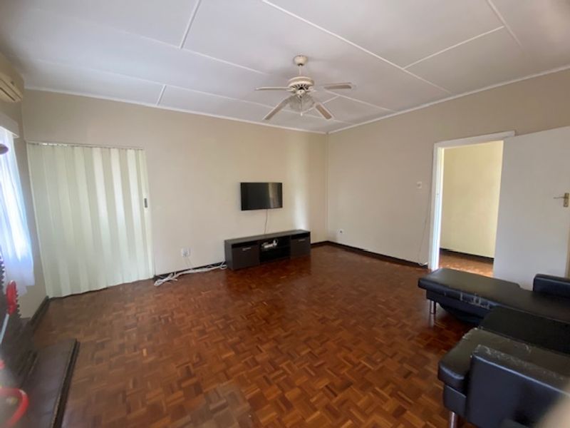 Charming 4 bedroom home for Sale! Ideal for Living or Investment - Photo 6