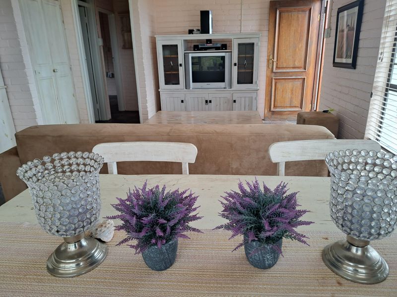 4 Bedroom Home at foot of Kogelberg mountain - Photo 5