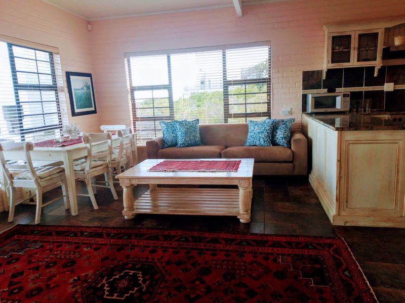 4 Bedroom Home at foot of Kogelberg mountain - Photo 7