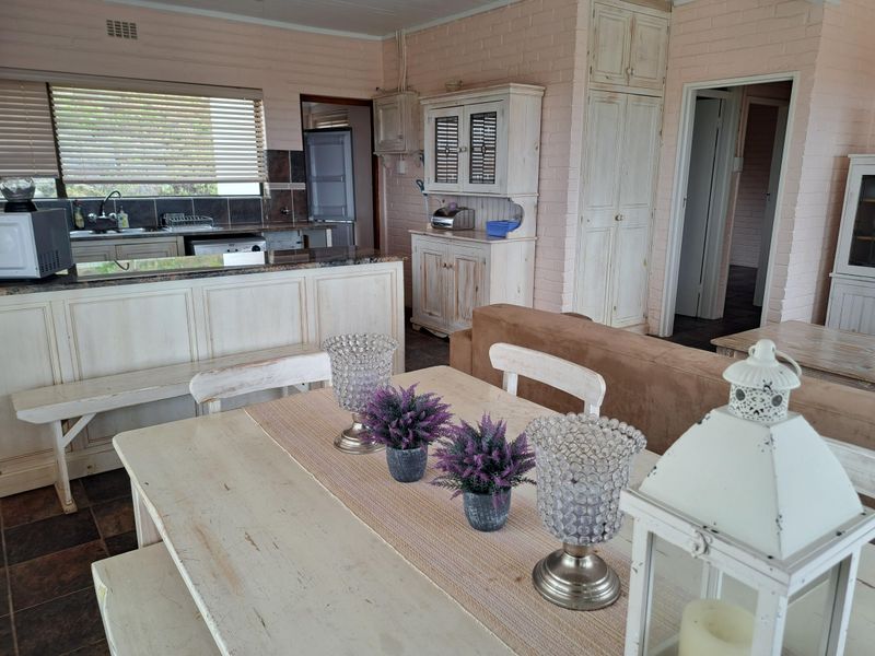 4 Bedroom Home at foot of Kogelberg mountain - Photo 6