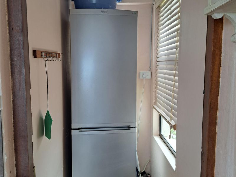 4 Bedroom Home at foot of Kogelberg mountain - Photo 9