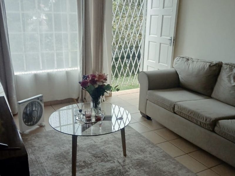 2 BEDROOM FLAT FOR SALE IN PRESTBURY - Photo 5