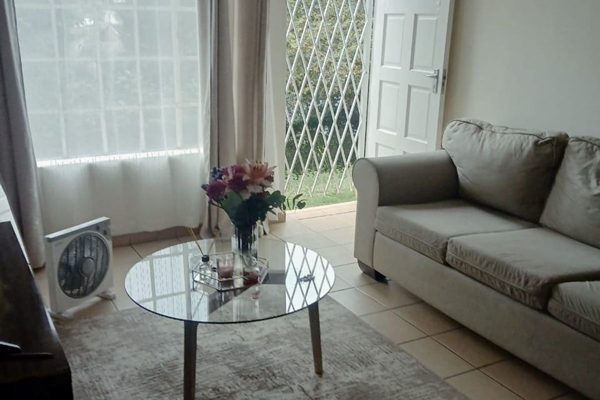 2 BEDROOM FLAT FOR SALE IN PRESTBURY - Photo 5