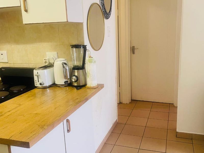 2 BEDROOM FLAT FOR SALE IN PRESTBURY - Photo 4