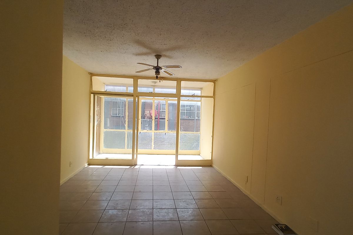 One and half bedroom unit for sale in Pretoria West - Photo 3
