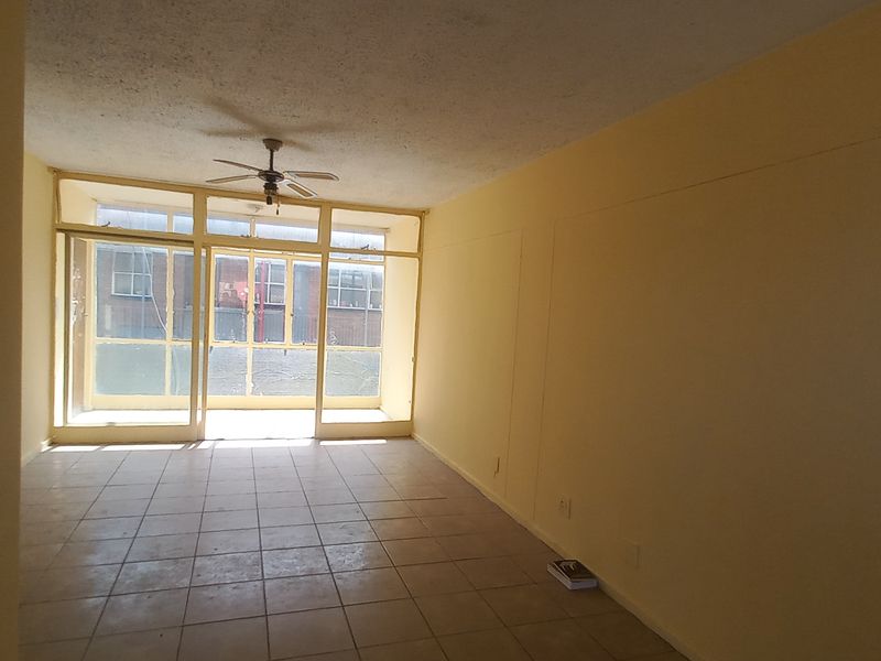 One and half bedroom unit for sale in Pretoria West - Photo 2