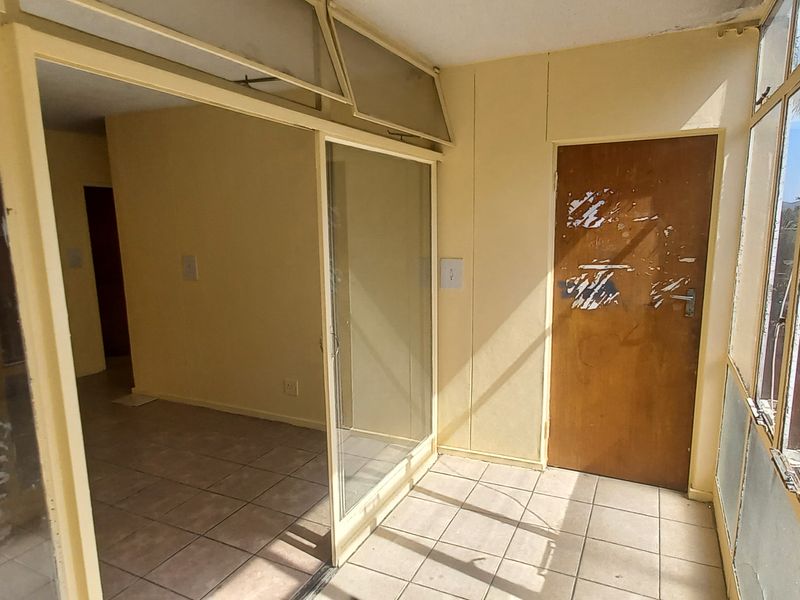 One and half bedroom unit for sale in Pretoria West - Photo 8