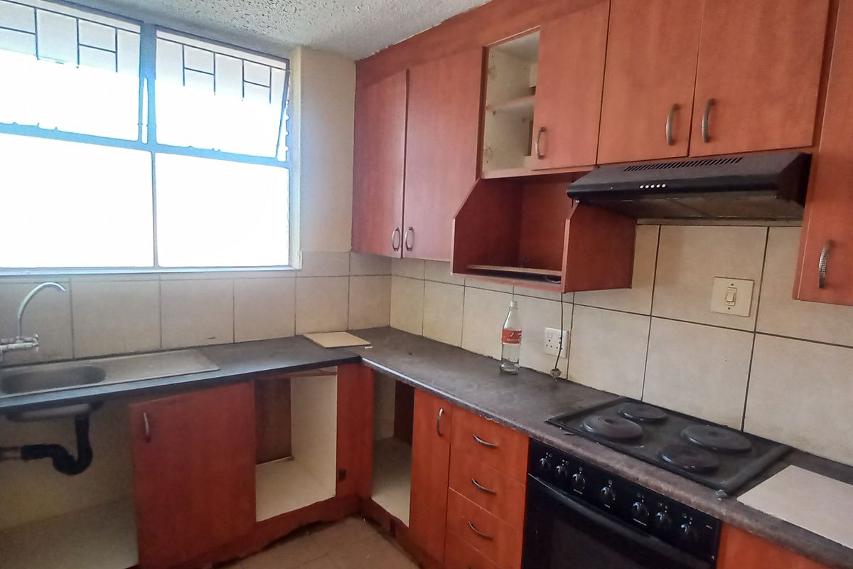 One and half bedroom unit for sale in Pretoria West - Photo 5