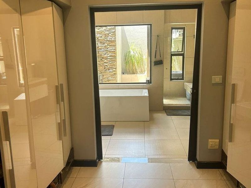 Modern Family Home in Secure Greenstone Hill Estate - Photo 8