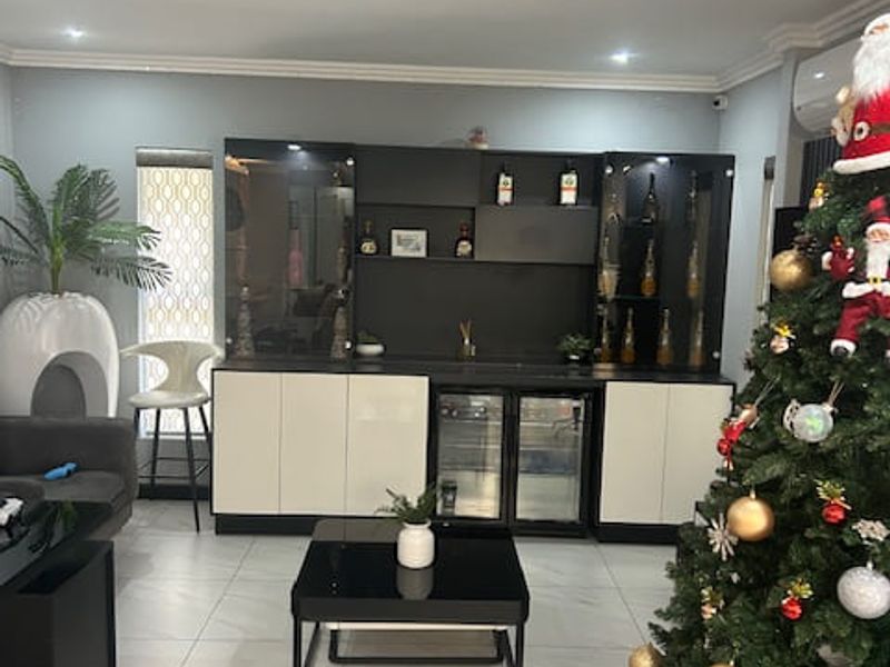 Modern Family Home in Secure Greenstone Hill Estate - Photo 5