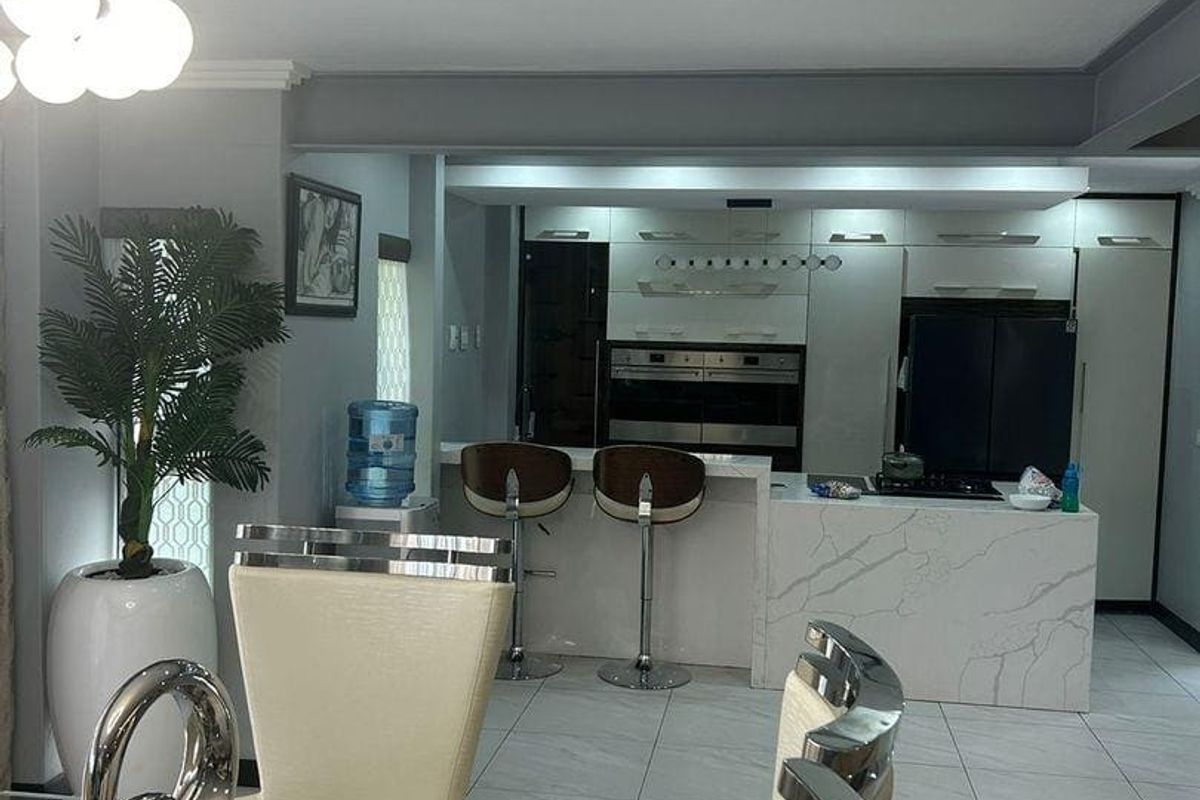 Modern Family Home in Secure Greenstone Hill Estate - Photo 3