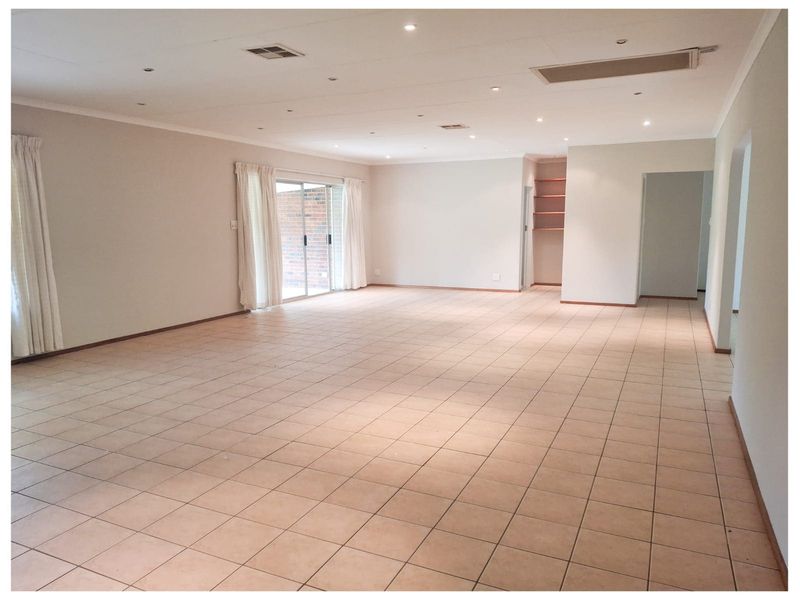 Substantial Unit at Amberglen - Photo 10