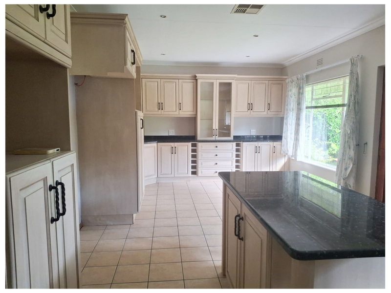 Substantial Unit at Amberglen - Photo 9