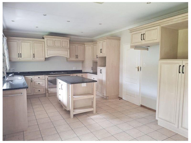 Substantial Unit at Amberglen - Photo 8