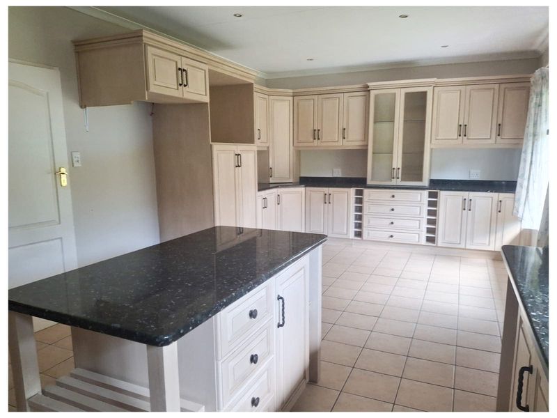 Substantial Unit at Amberglen - Photo 6