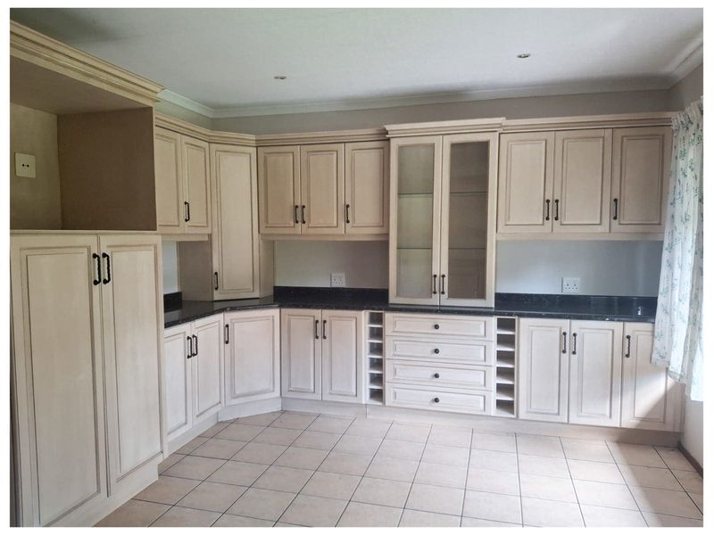 Substantial Unit at Amberglen - Photo 5