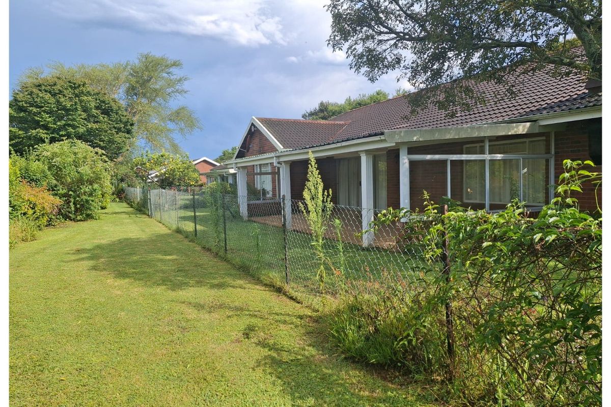 Substantial Unit at Amberglen - Photo 3